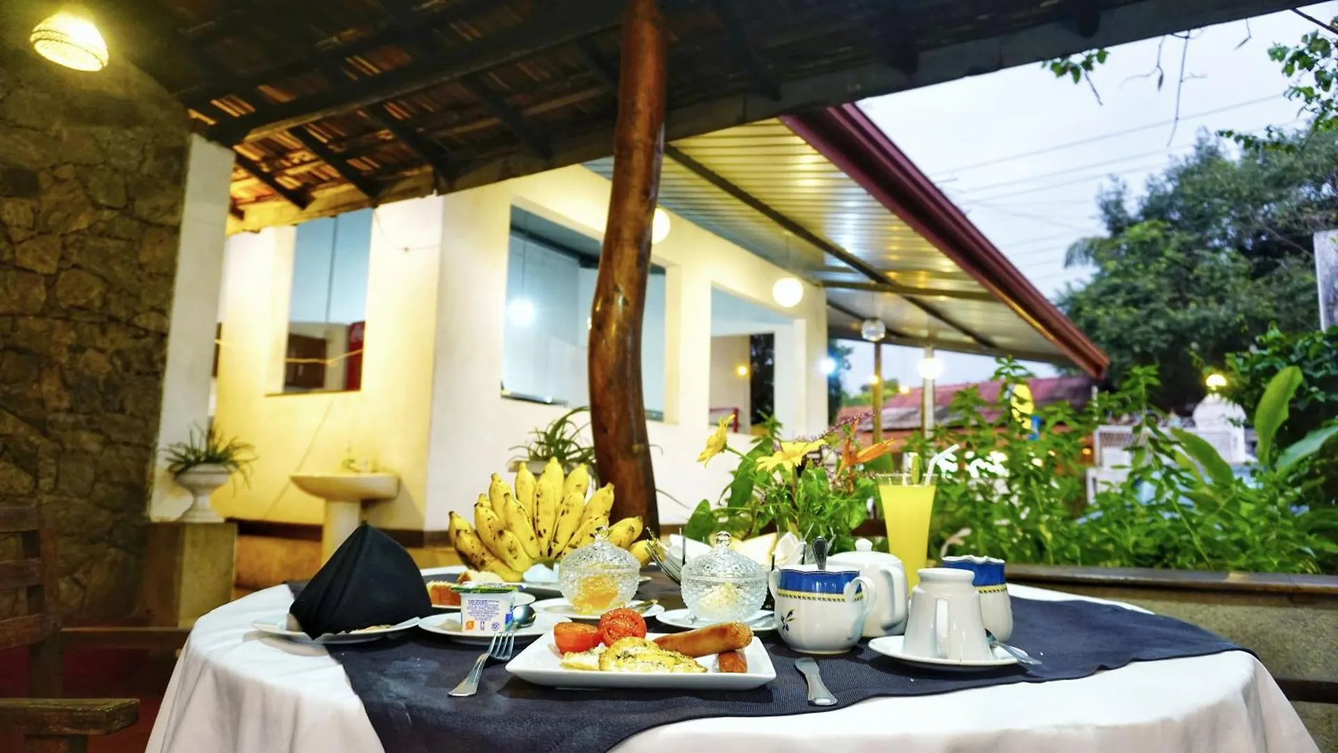 Habarana Inn