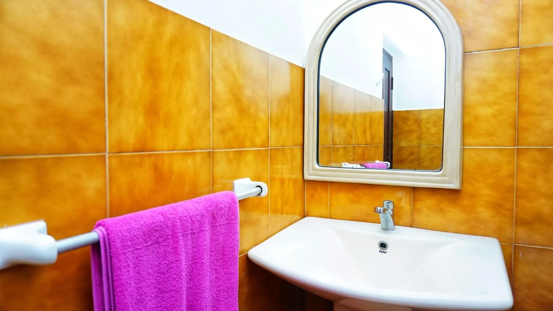 Habarana Inn Bed & Breakfast